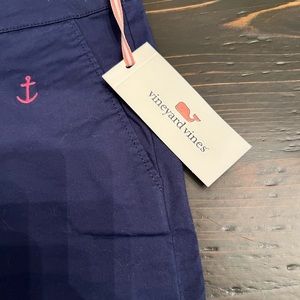 Vineyard vines navy blue w/pink anchors, pencil skirt. Youth size 14.